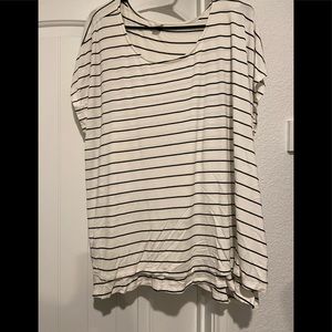 Old navy maternity nursing top XXL